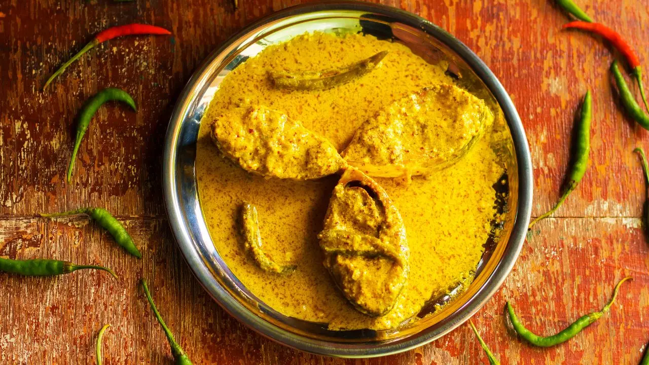 Hilsa in mastard sauce